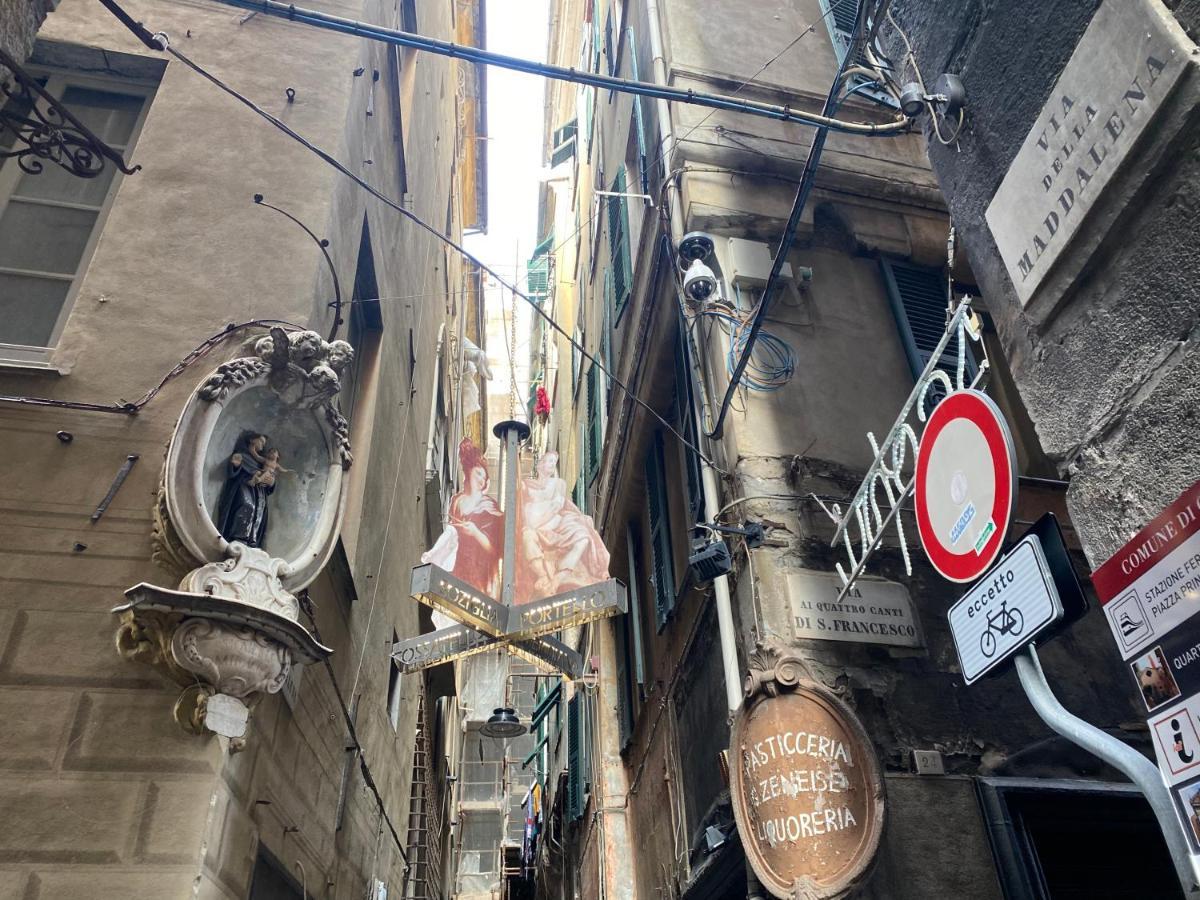 Casaviva- Ampio Appartamento Nei Vicoli Di Genova ภายนอก รูปภาพ